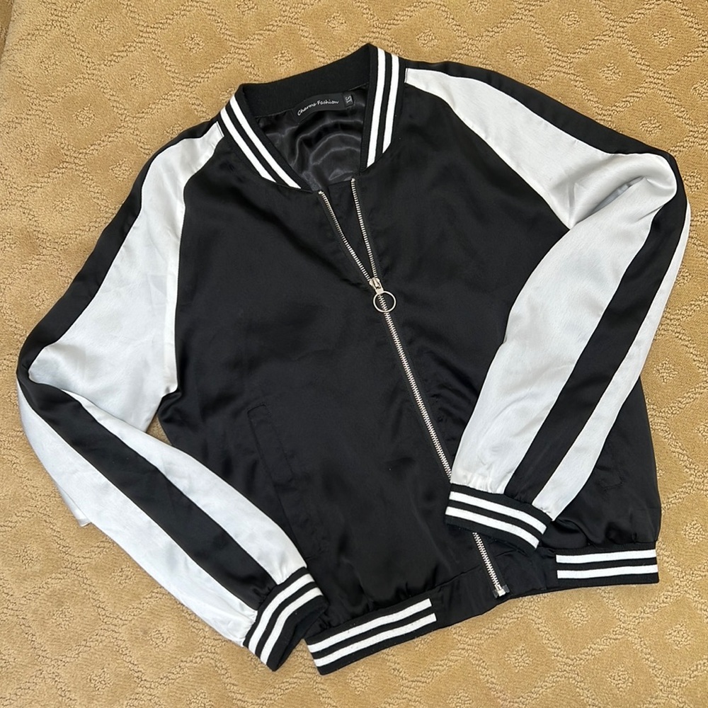 Silky bomber jacket for a fashion piece or outerwear